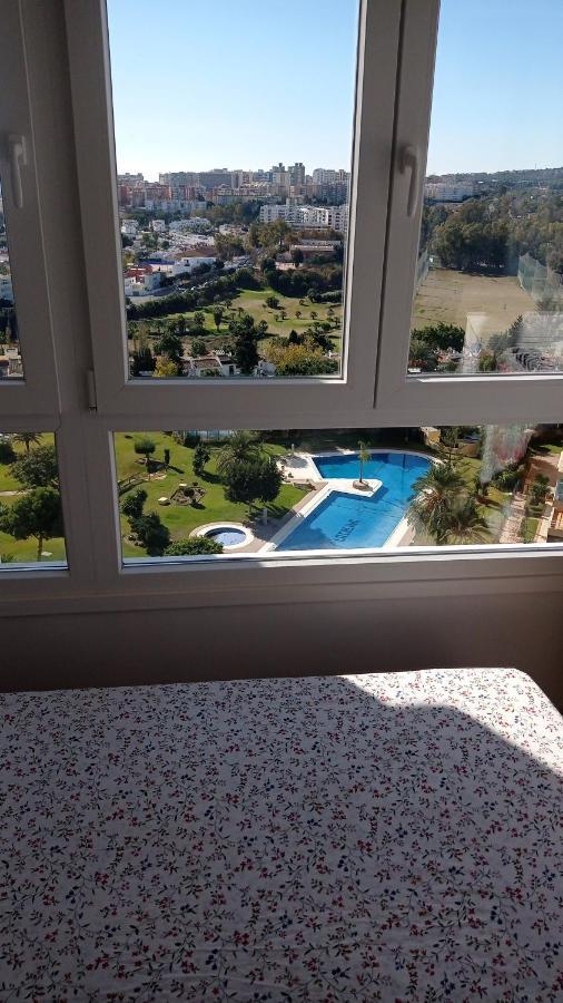 Estudio En La Colina Zona Playamar 托雷莫利诺斯 外观 照片