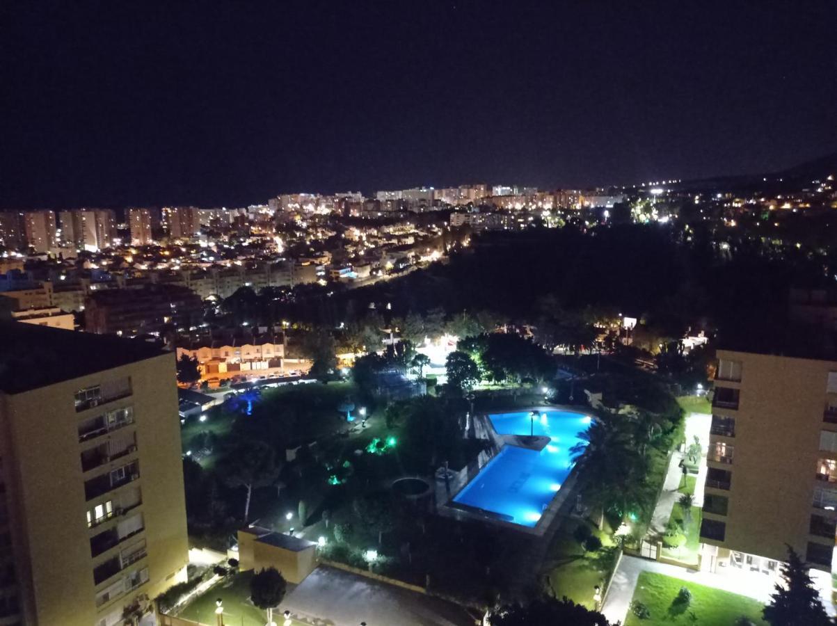 Estudio En La Colina Zona Playamar 托雷莫利诺斯 外观 照片