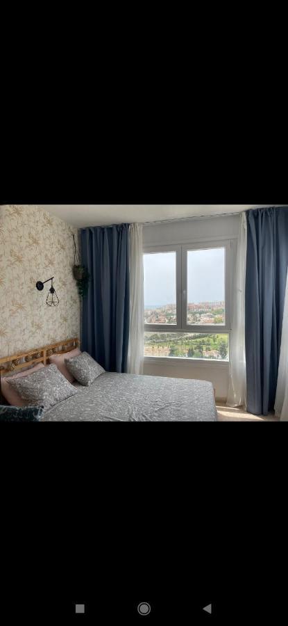 Estudio En La Colina Zona Playamar 托雷莫利诺斯 外观 照片